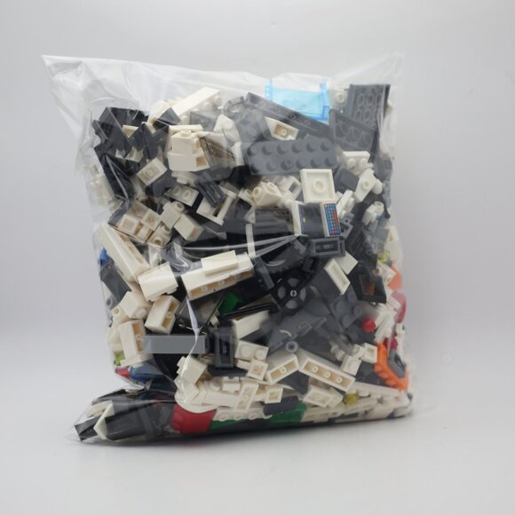 Lot of 1.283 Pounds of Legos that include Lego City SWAT Team pieces - Picture 6 of 10